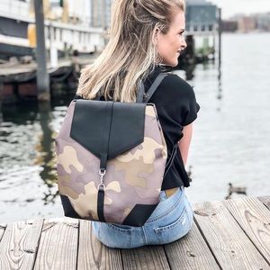 NWT STELLA & DOT AVA BACKPACK-CAMO